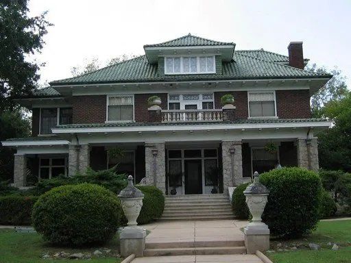 Cougill Roofing specialty tile roof on a residential home
